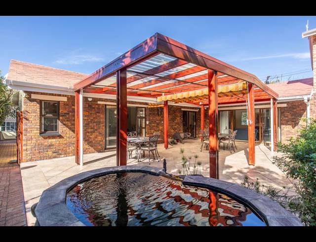 4 BEDROOM HOUSE FOR SALE IN BERGVLIET